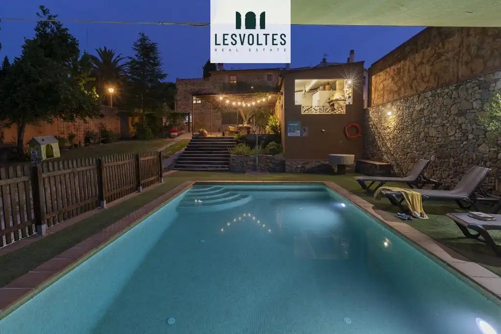 Swimming pool of Houses for rent in Forallac  with Heating, Private garden and Parquet flooring