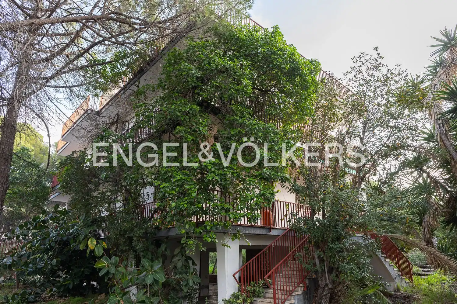 Vista exterior de Casa o xalet en venda en Paterna amb Aire condicionat, Calefacció i Jardí privat