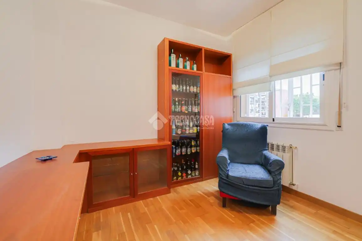 Piso en venta en Barcelona con Calefacción y Balcón