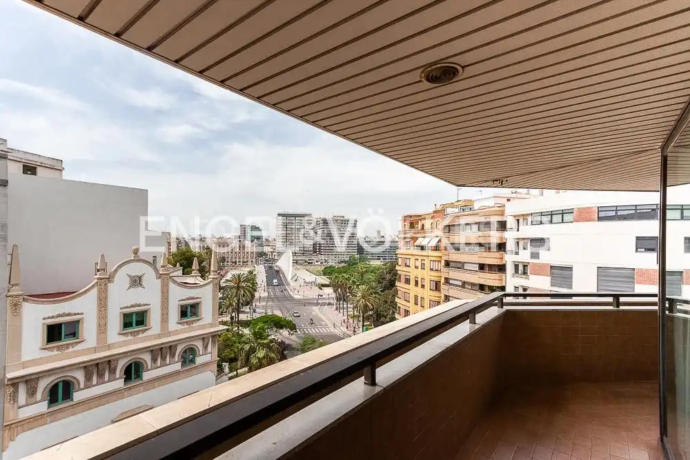 Exterior view of Flat for rent in El Pla del Real