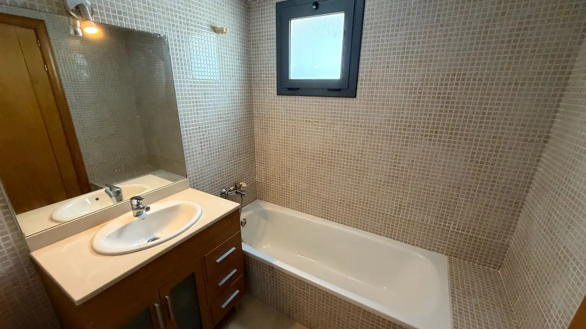 Bany de Casa o xalet en venda en Torredembarra amb Aire condicionat, Calefacció i Terrassa