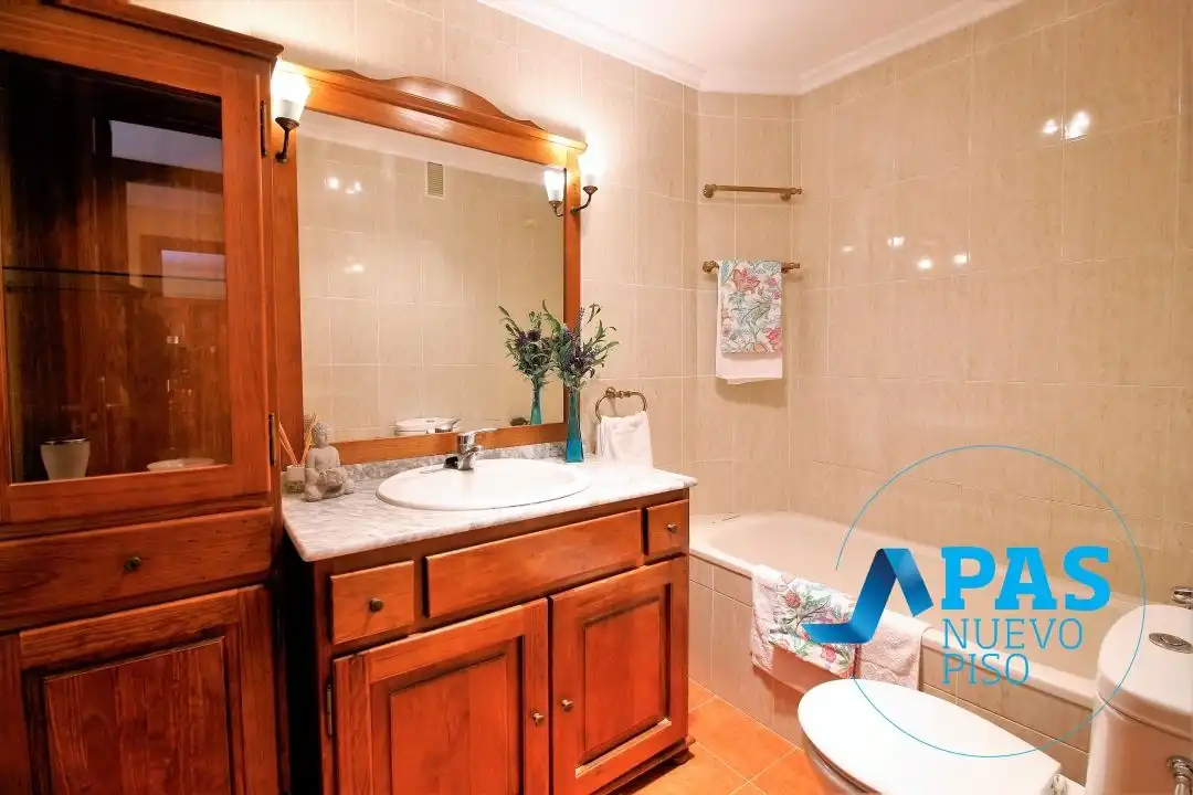 Flat for sale in Calle Justicia, Cuatro Caminos