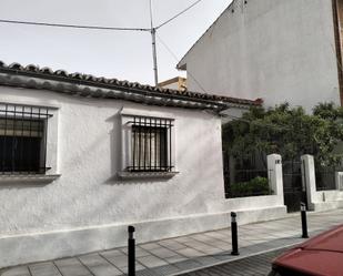 Exterior view of Single-family semi-detached for sale in  Madrid Capital