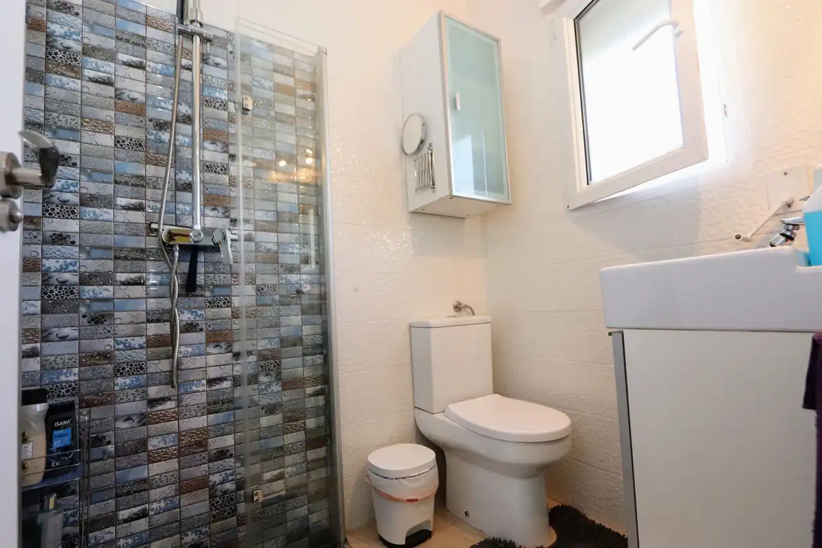 Baño de Casa o chalet en venta en Alicante / Alacant con Aire acondicionado, Jardín privado y Terraza
