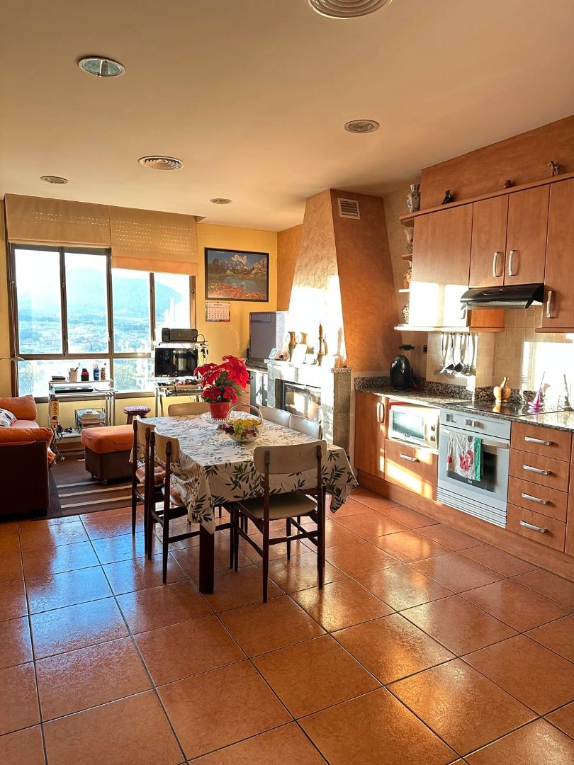 Cuina de Casa o xalet en venda en Manresa amb Aire condicionat, Calefacció i Terrassa