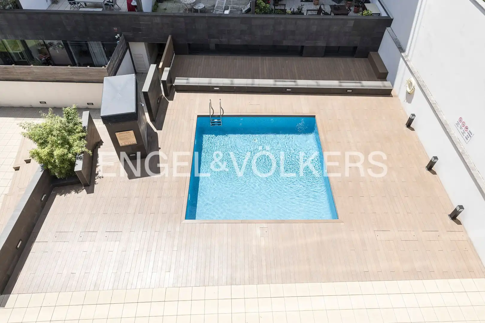 Swimming pool of Flat for sale in Barcelona  with Air Conditioner, Heating and Swimming Pool