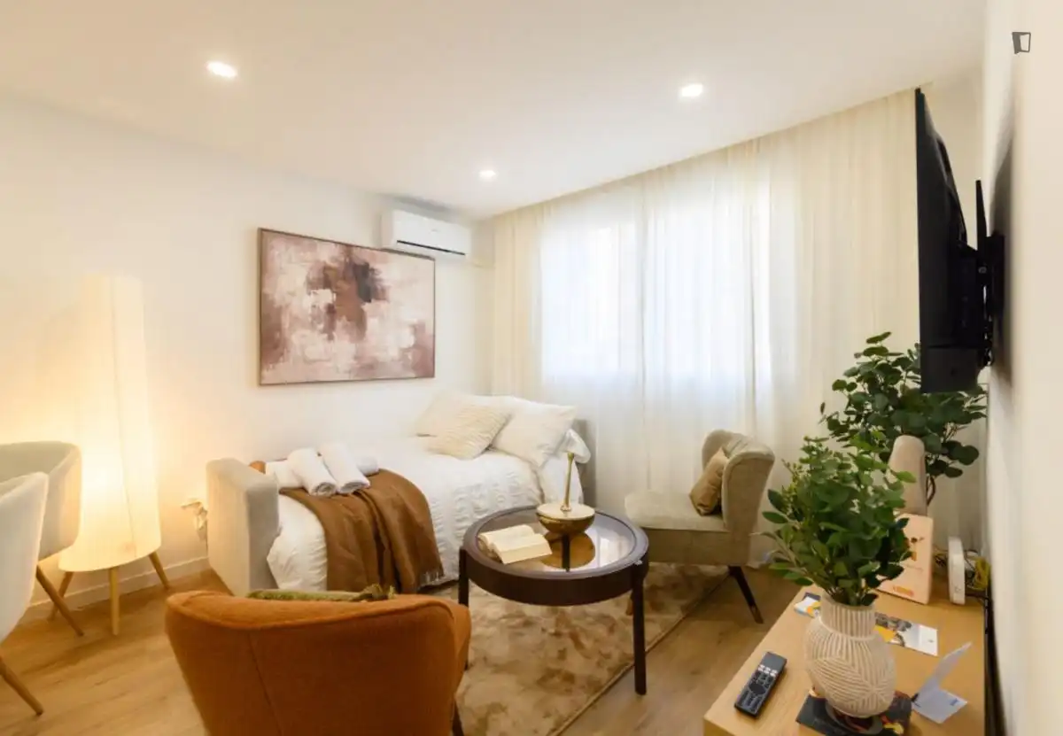 Habitación de Apartamento de alquiler en Madrid con Aire acondicionado, Calefacción y Amueblado