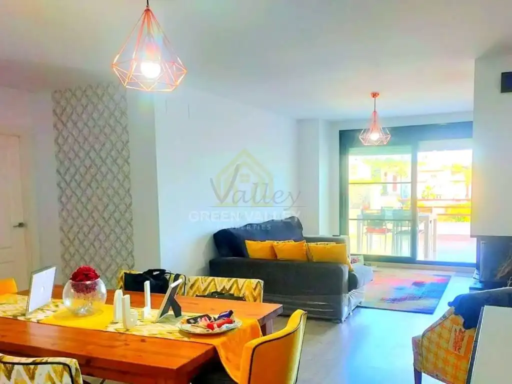 Sala de estar de Piso en venta en La Alcaidesa con Jardín privado, Terraza y Piscina