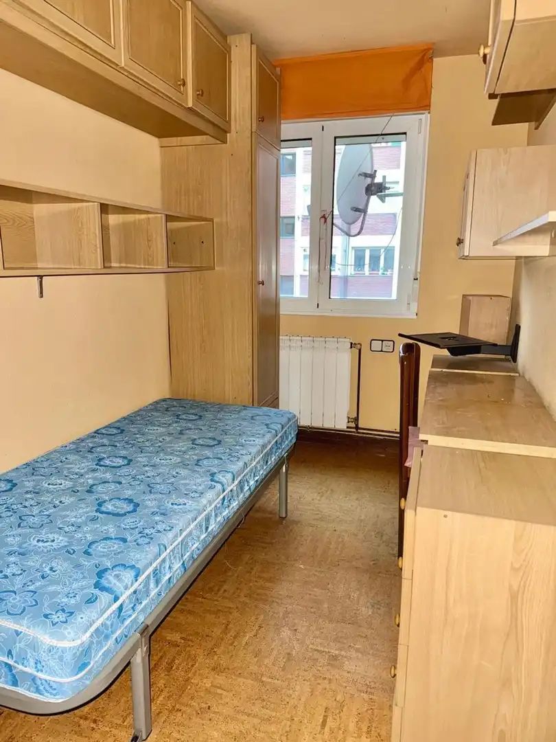 Bedroom of Flat for sale in Oviedo   with Heating and Swimming Pool