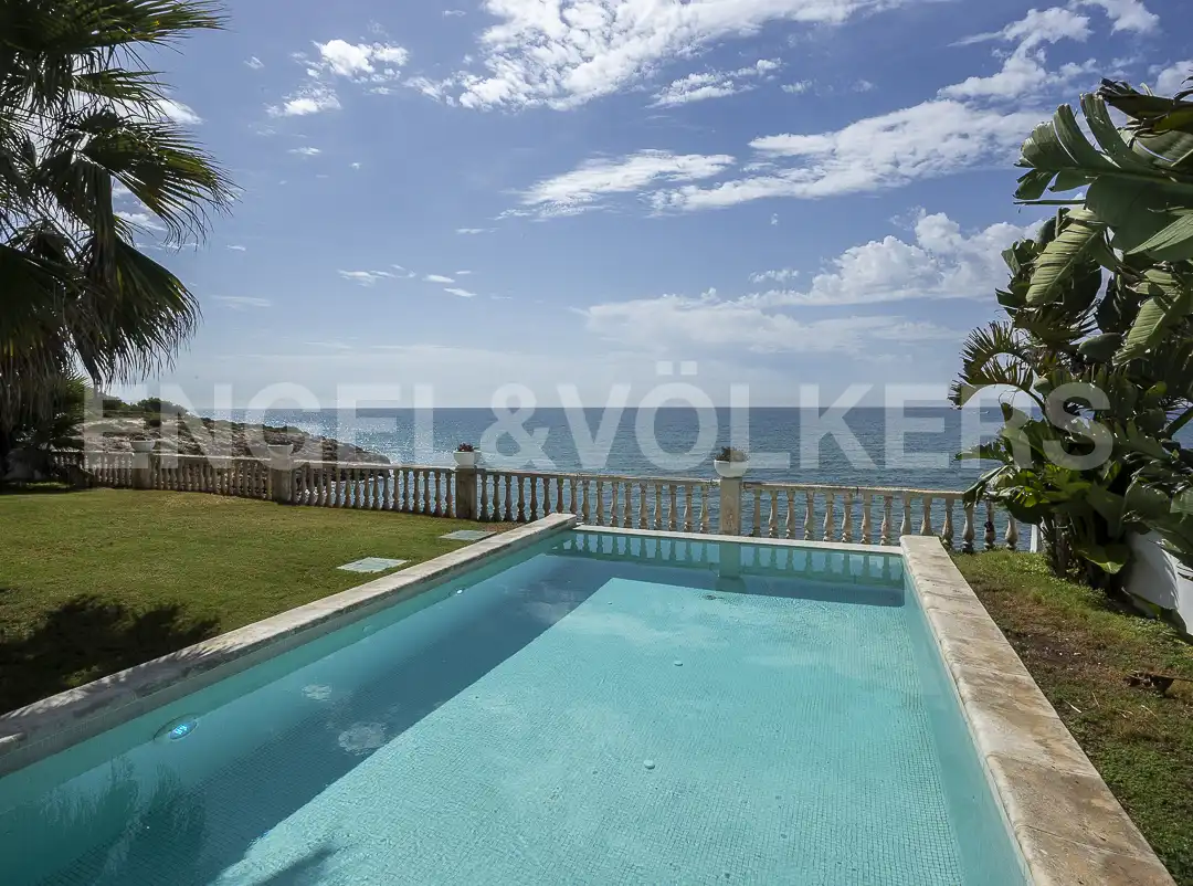 Piscina de Casa o xalet en venda en Vilanova i la Geltrú amb Calefacció, Jardí privat i Piscina