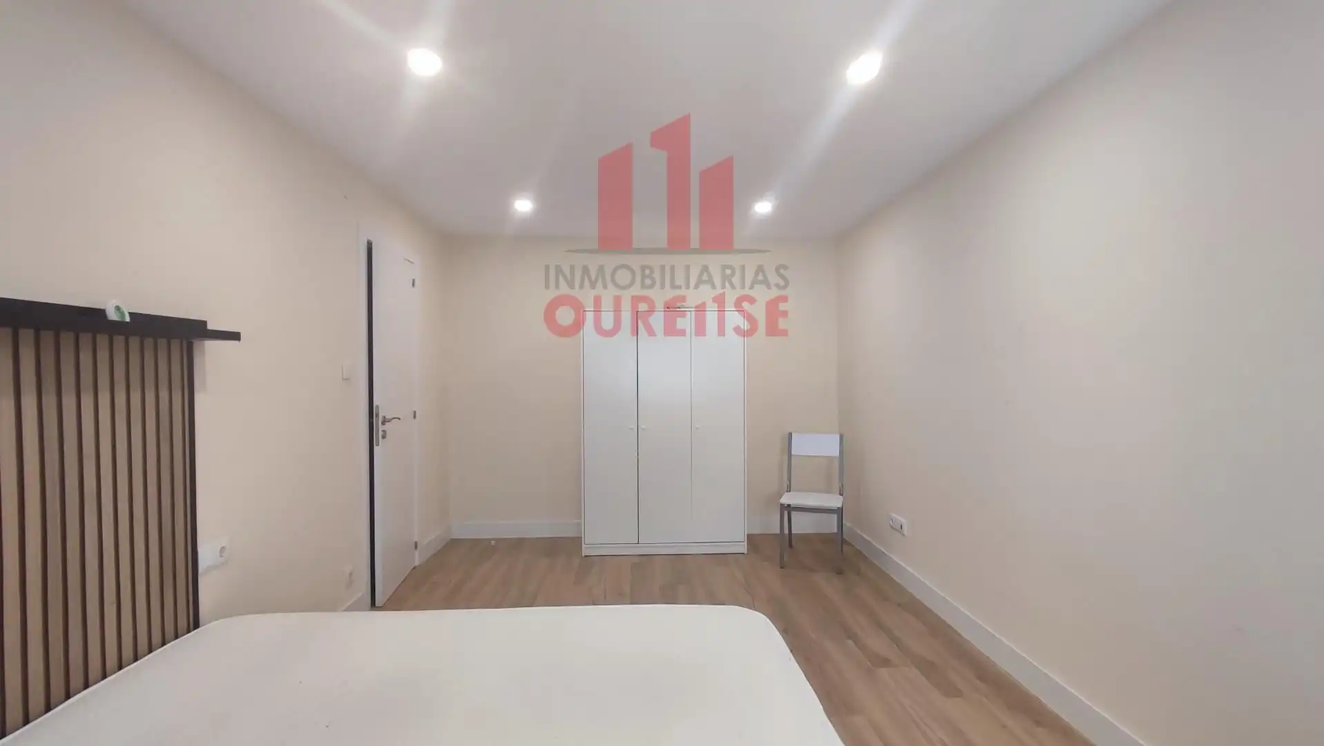 Dormitori de Pis per a compartir en Ourense Capital  amb Calefacció i Moblat