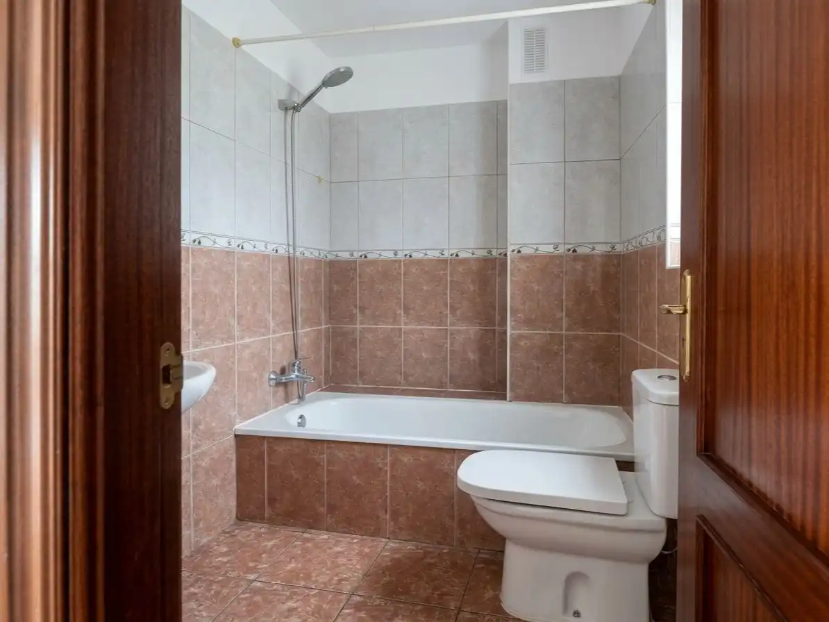 Bathroom of Flat for sale in Valle San Lorenzo