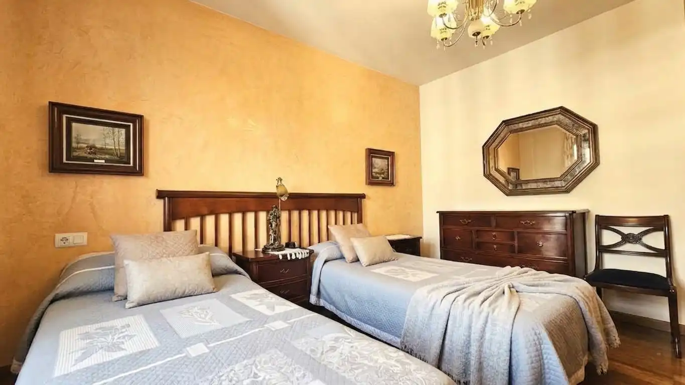 Habitación de Piso en venta en Zaragoza con Aire acondicionado, Calefacción y Terraza