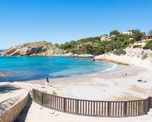 Vista exterior de Casa o xalet en venda en El Campello amb Aire condicionat