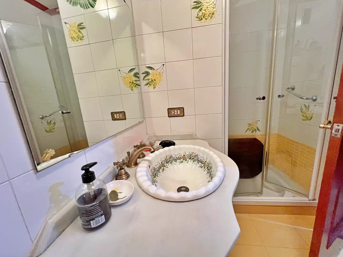 Badezimmer von Wohnung zum Verkauf in Lugo mit Heizung, Parkett und Möbliert