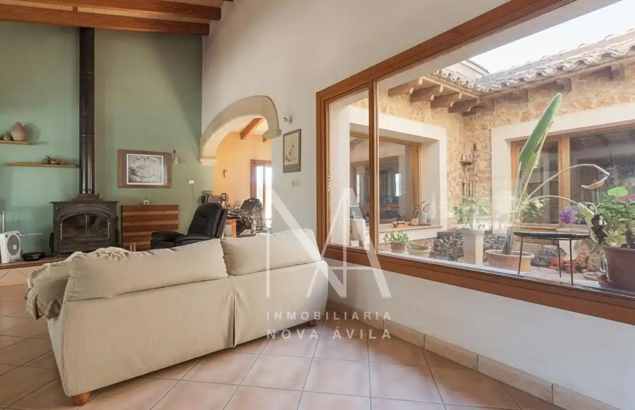 Country house with garden for sale in Llucmajor pueblo, imagen 8