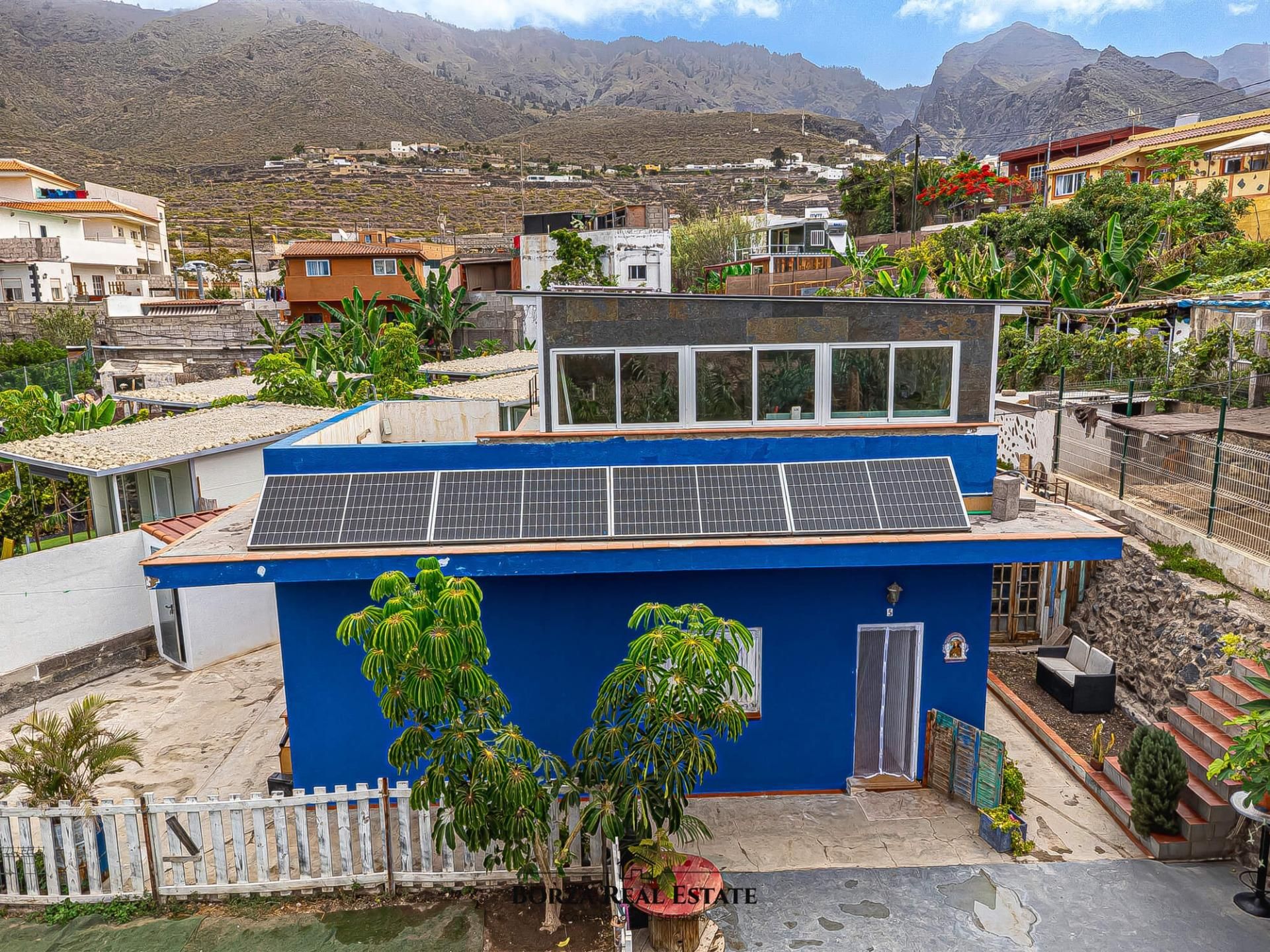 Vista exterior de Finca rústica en venda en Adeje amb Jardí privat