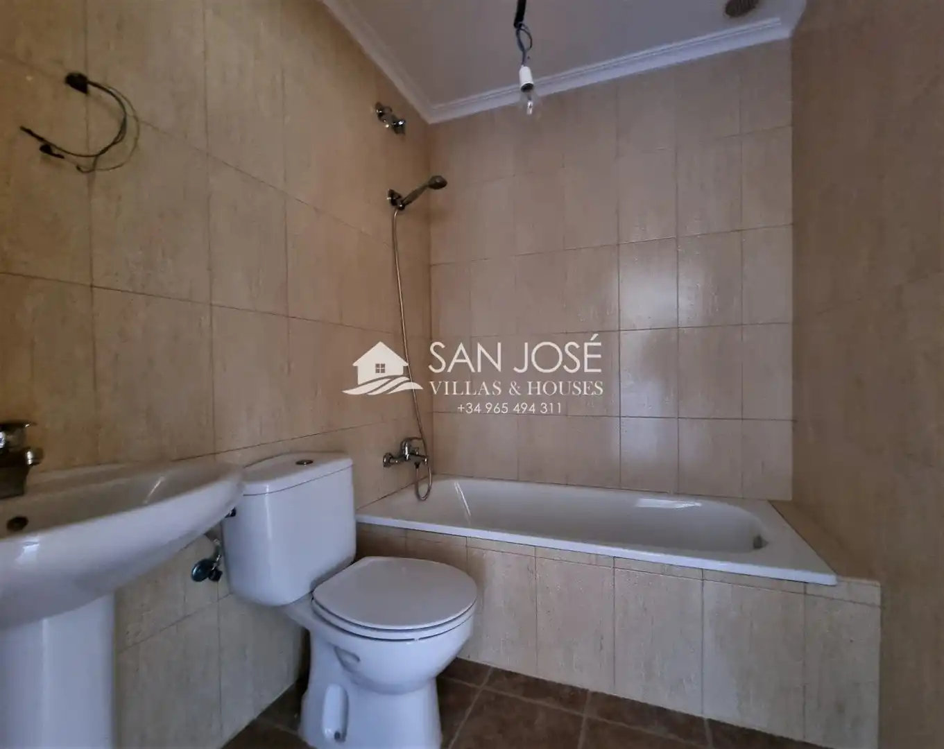 Badezimmer von Haus oder Chalet zum Verkauf in Salinas mit Heizung