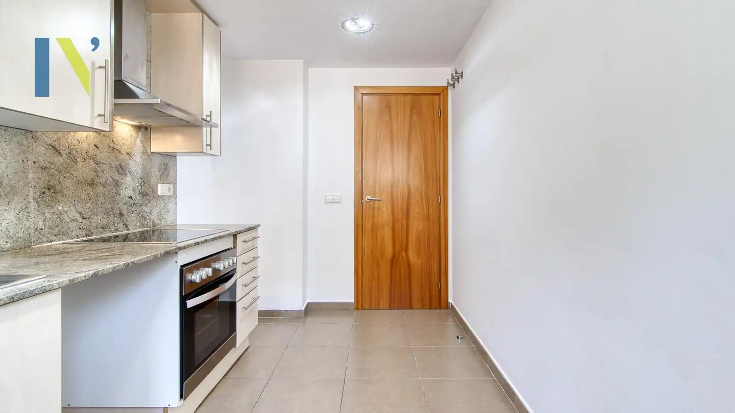 Cuina de Dúplex en venda en Amer amb Aire condicionat