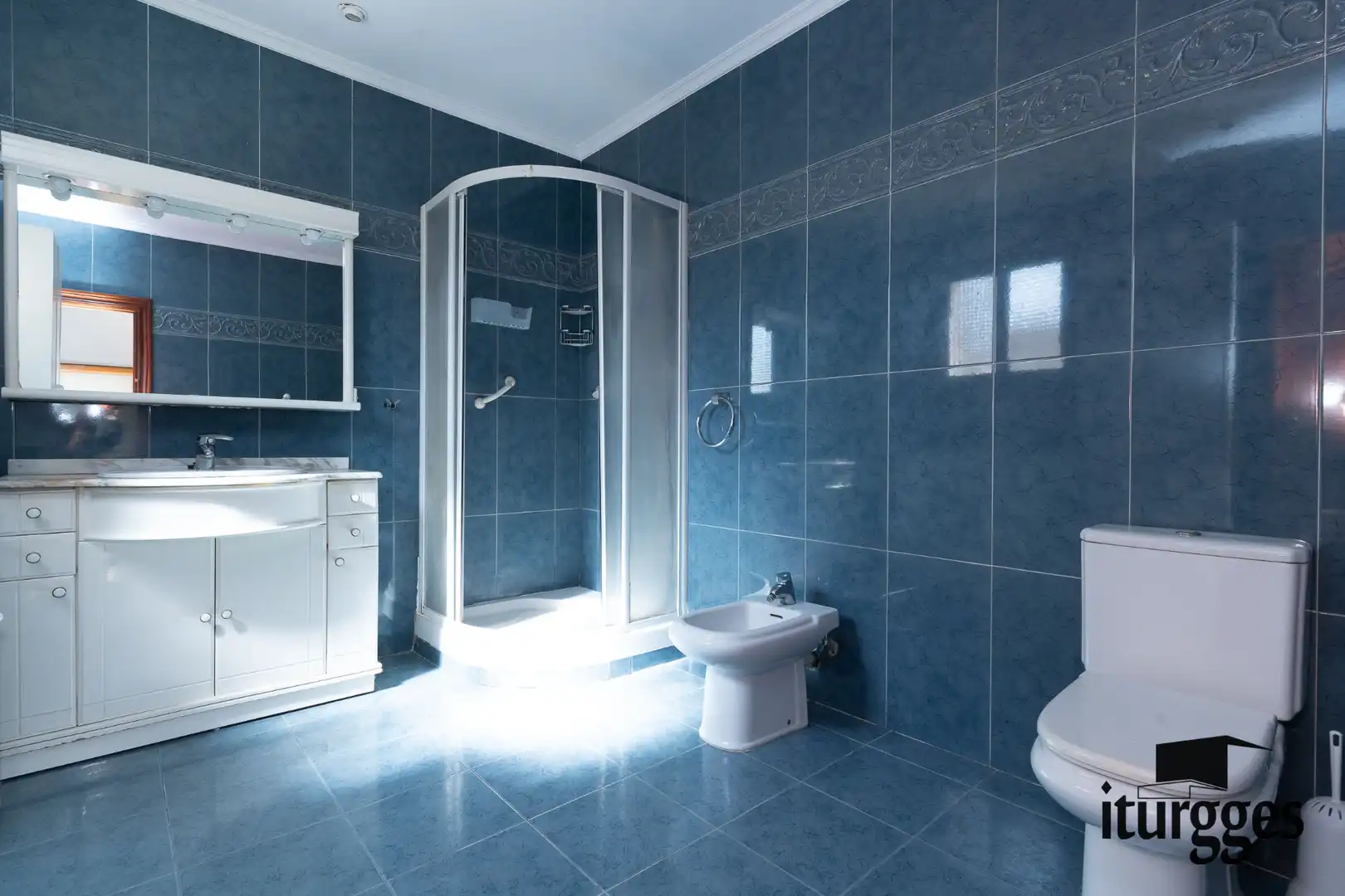 Baño de Casa adosada en venta en Gernika-Lumo con Jardín privado, Amueblado y Horno