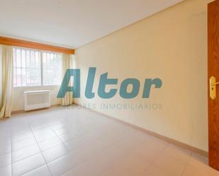 Bedroom of Premises for sale in  Madrid Capital  with Air Conditioner