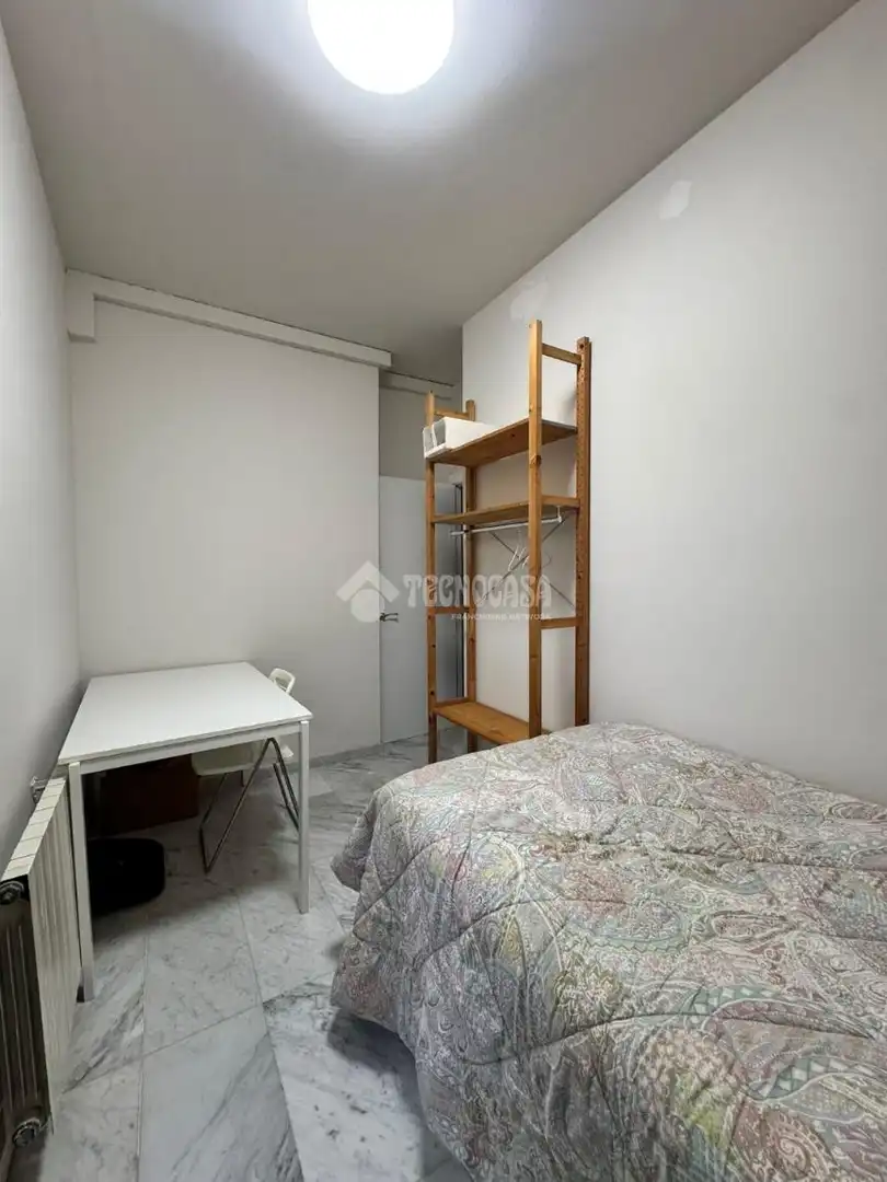Habitación de Piso en venta en L'Hospitalet de Llobregat con Terraza