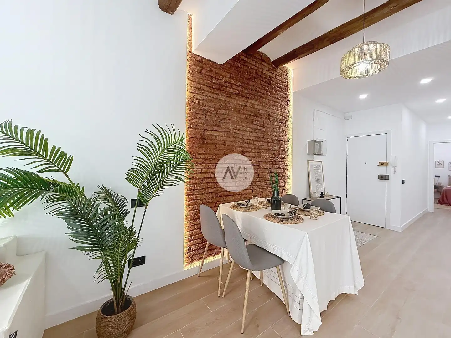 Dining room of Apartments for sale in Barcelona  with Air Conditioner, Heating and Parquet flooring