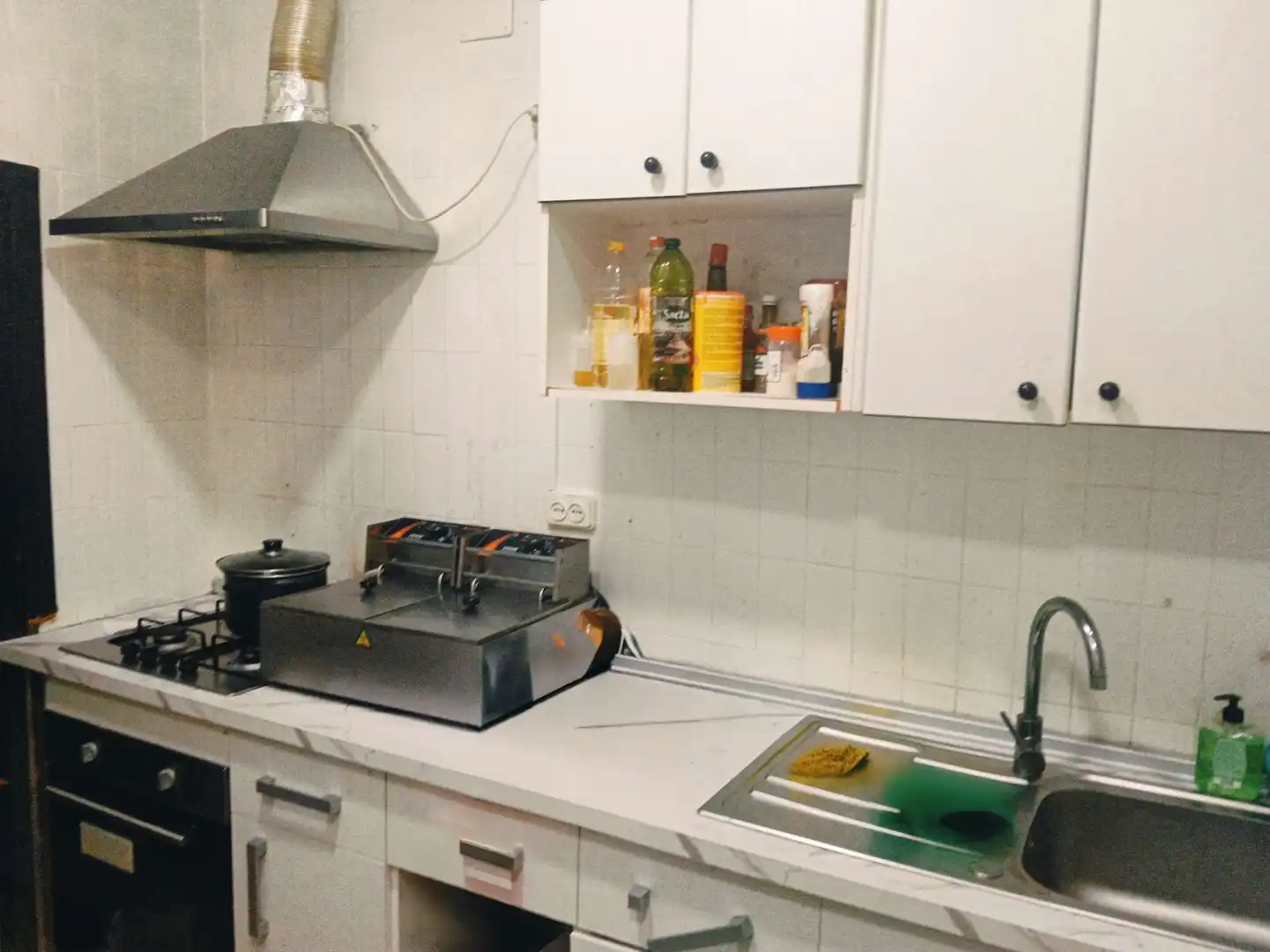 Cocina de Local de alquiler en Zaragoza con Aire acondicionado y Amueblado