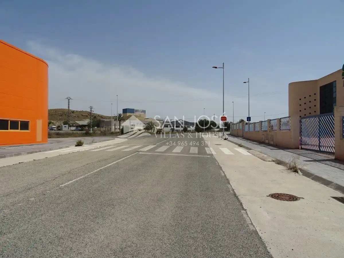 Terreno industriale in vendita a Pedanías Este, imagen 4