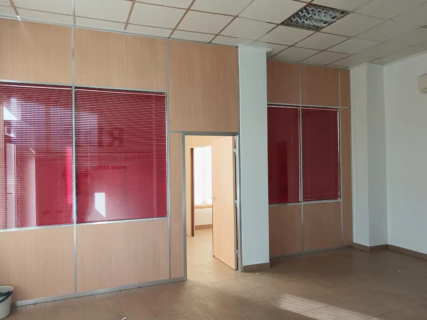 Business premises for sale in Camino de Onda - Salesianos