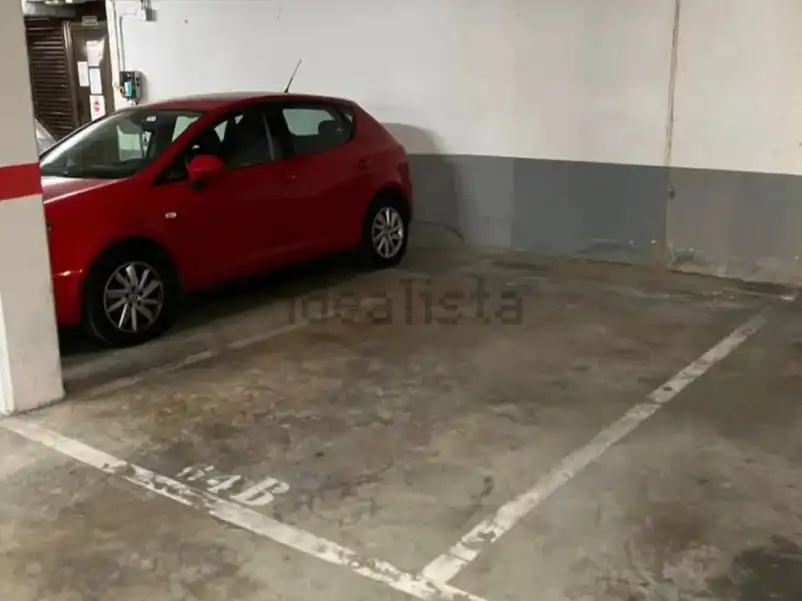 Parkplatz von Garage zur Miete in Terrassa
