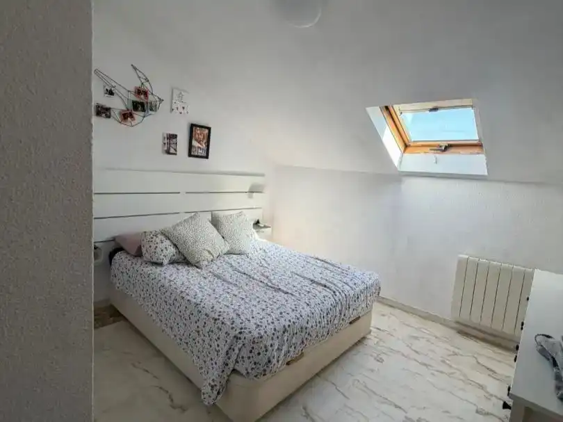 Habitación de Piso en venta en Cobeña con Aire acondicionado y Amueblado