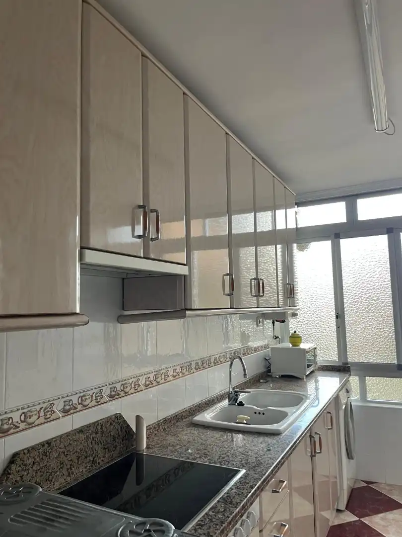 Küche von Wohnung zum Verkauf in Málaga mit Klimaanlage, Terrasse und Abstellraum