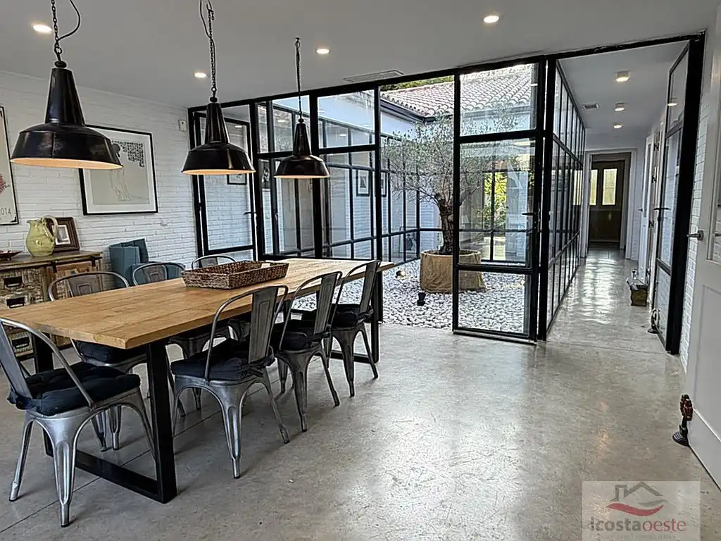 Villa con piscina in vendita a Vistahermosa - Fuentebravía