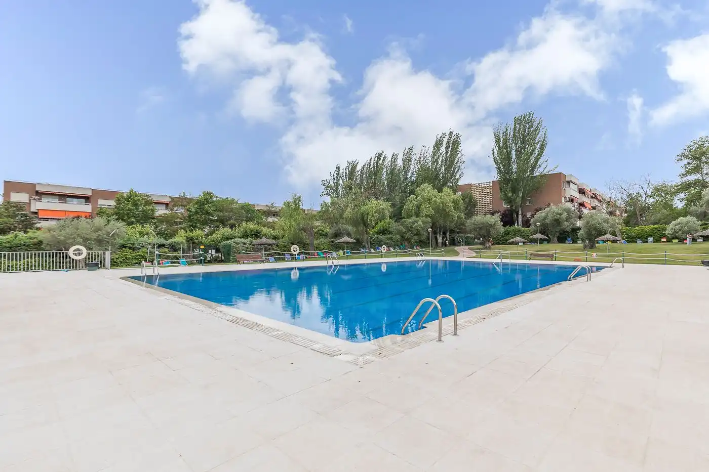 Piscina de Pis en venda en Pozuelo de Alarcón amb Calefacció, Terrassa i Piscina