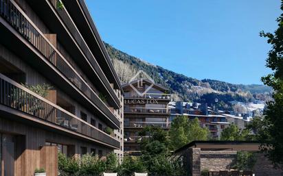 Exterior view of Flat for sale in  Madrid Capital  with Heating, Parquet flooring and Terrace
