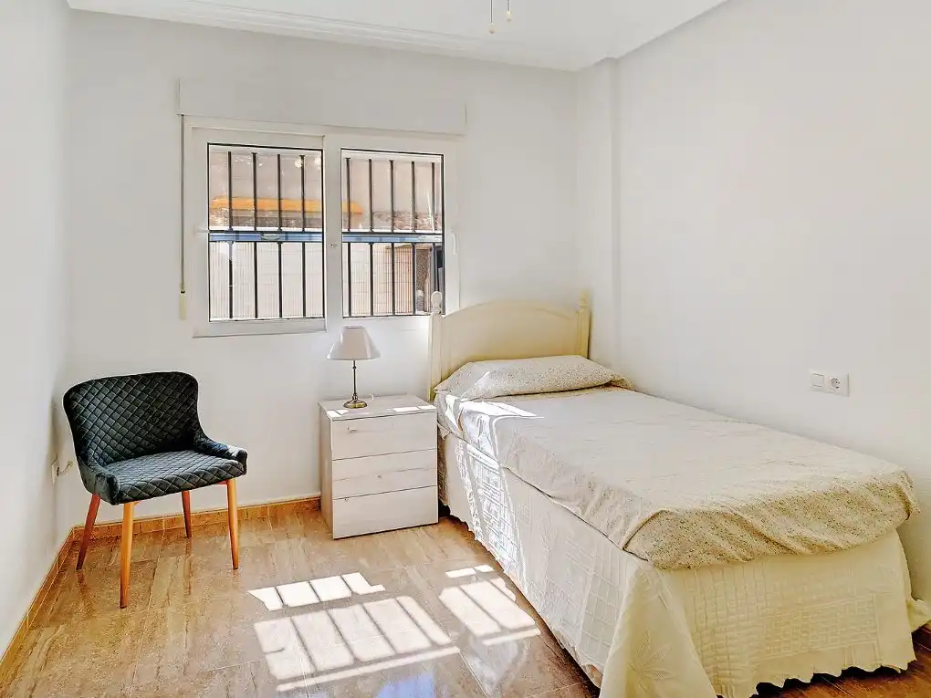 Schlafzimmer von Haus oder Chalet zur Miete in Orihuela mit Klimaanlage, Privatgarten und Parkett