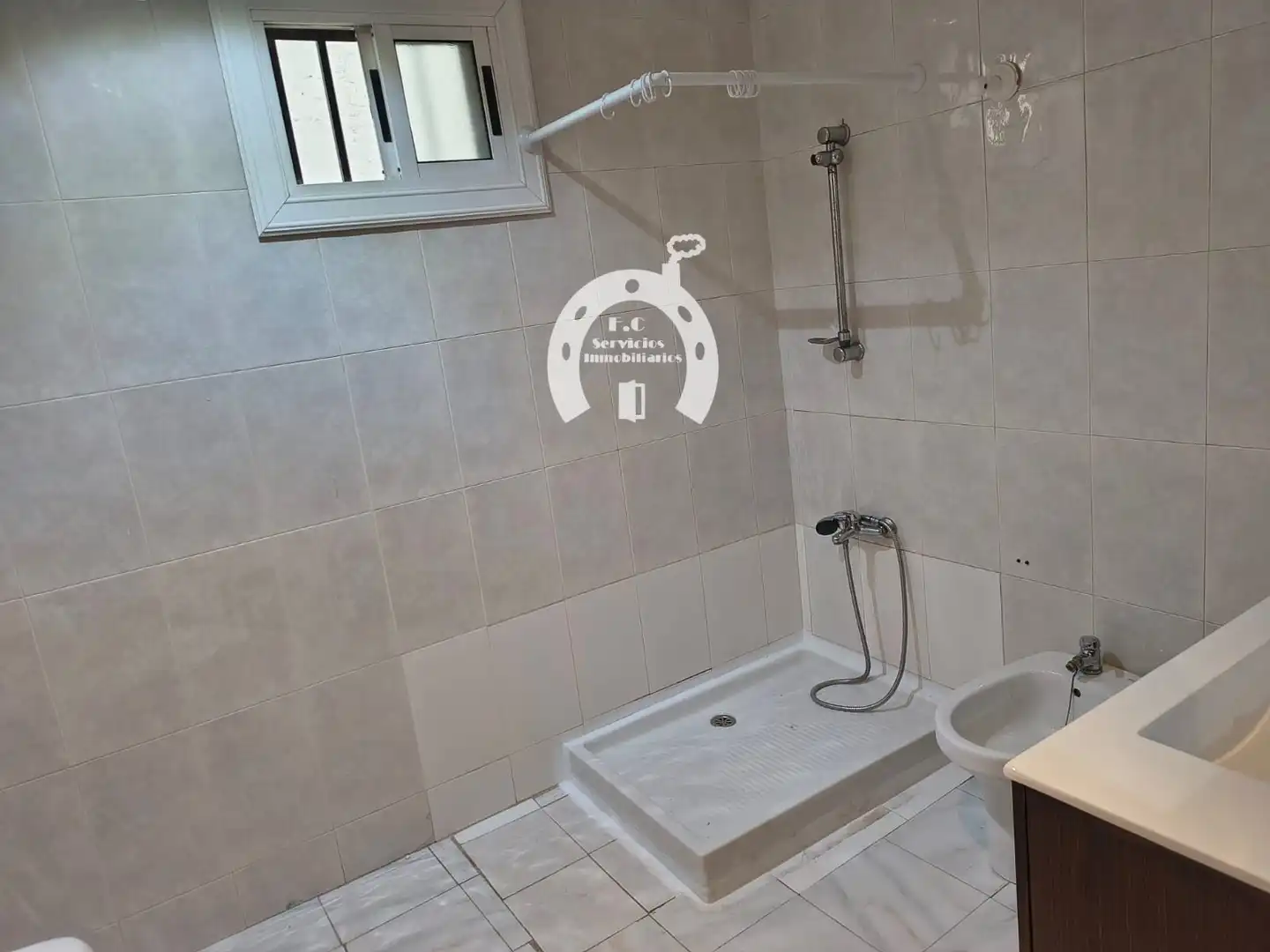 Bany de Pis de lloguer en Elche / Elx