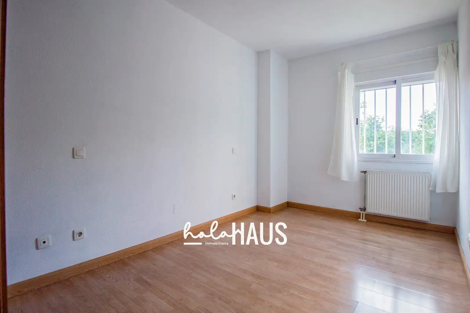 Bedroom of Flat for sale in Madrid  with Air Conditioner, Heating and Storage room