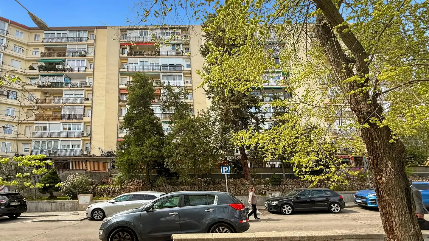 Außenansicht von Geschaftsraum zum Verkauf in Madrid