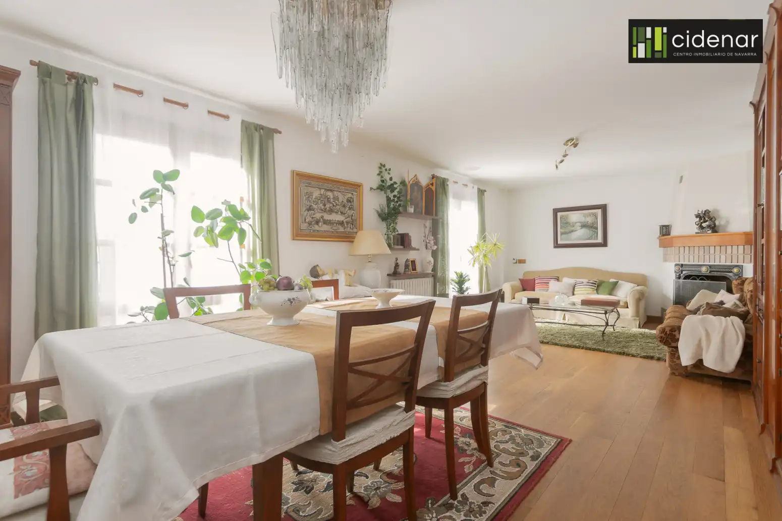 Comedor de Casa adosada en venta en Valle de Yerri / Deierri con Calefacción, Jardín privado y Parquet