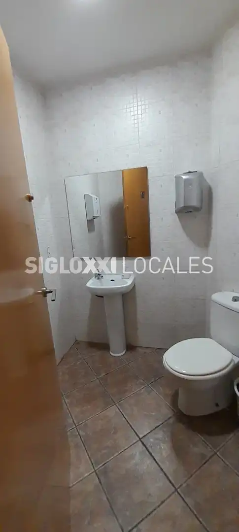 Local comercial de lloguer a APENINS, imagen 11