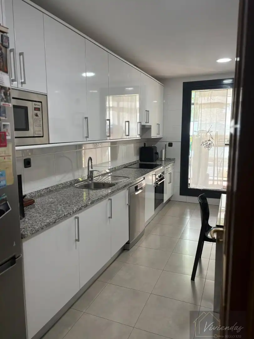 Cuina de Pis en venda en Boadilla del Monte amb Aire condicionat, Calefacció i Alarma