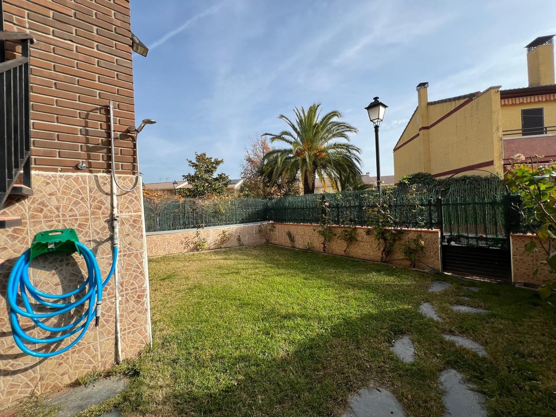 Garden of Single-family semi-detached for sale in Navas del Rey  with Private garden and Terrace