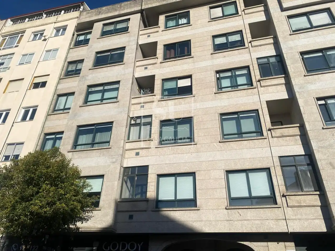 Vista exterior de Piso en venta en Vigo  con Calefacción y Trastero