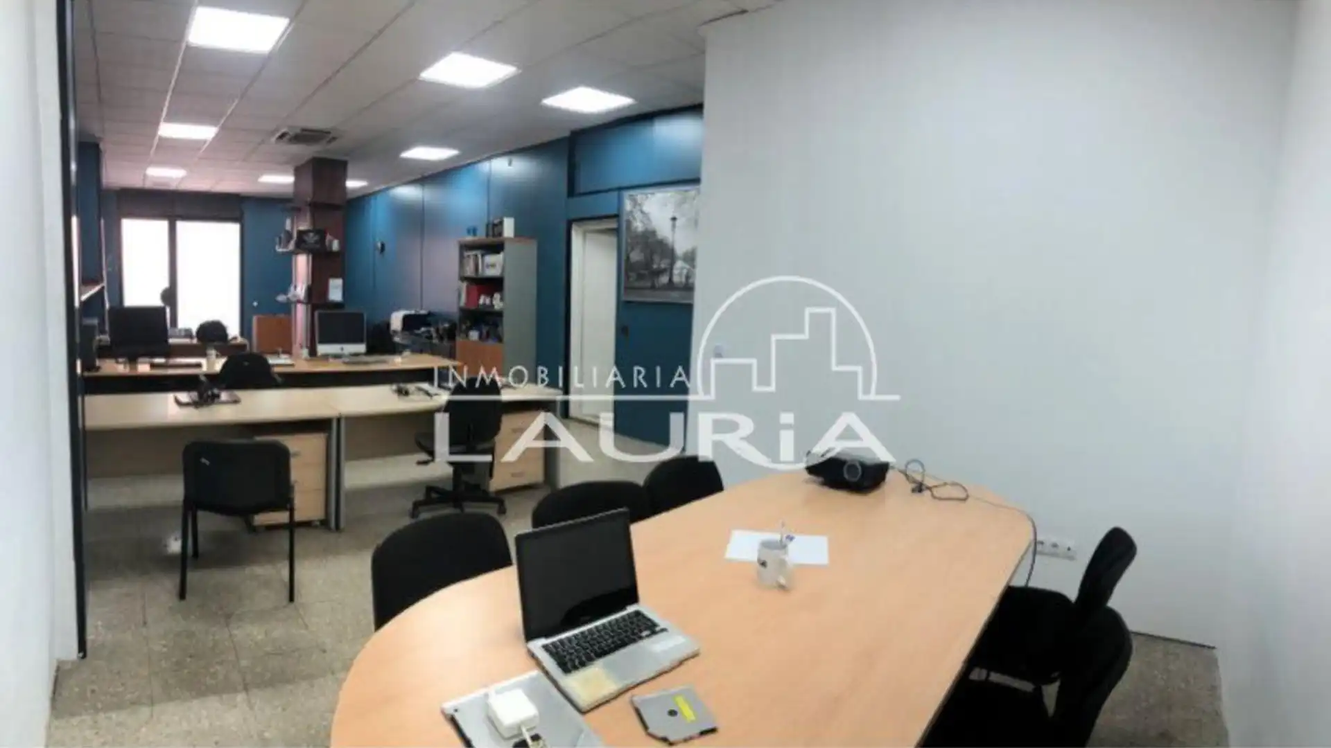 Premises for rent in  Valencia Capital  with Air Conditioner