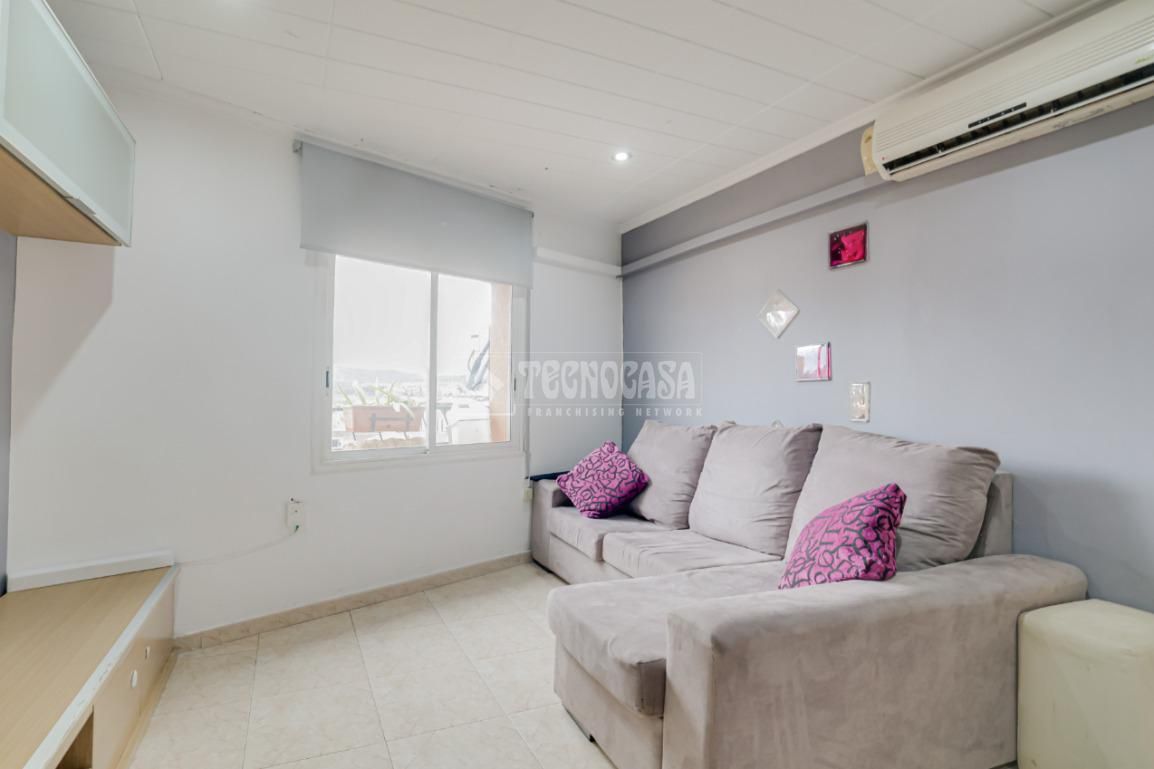 Sala d'estar de Pis en venda en Ripollet amb Aire condicionat i Calefacció