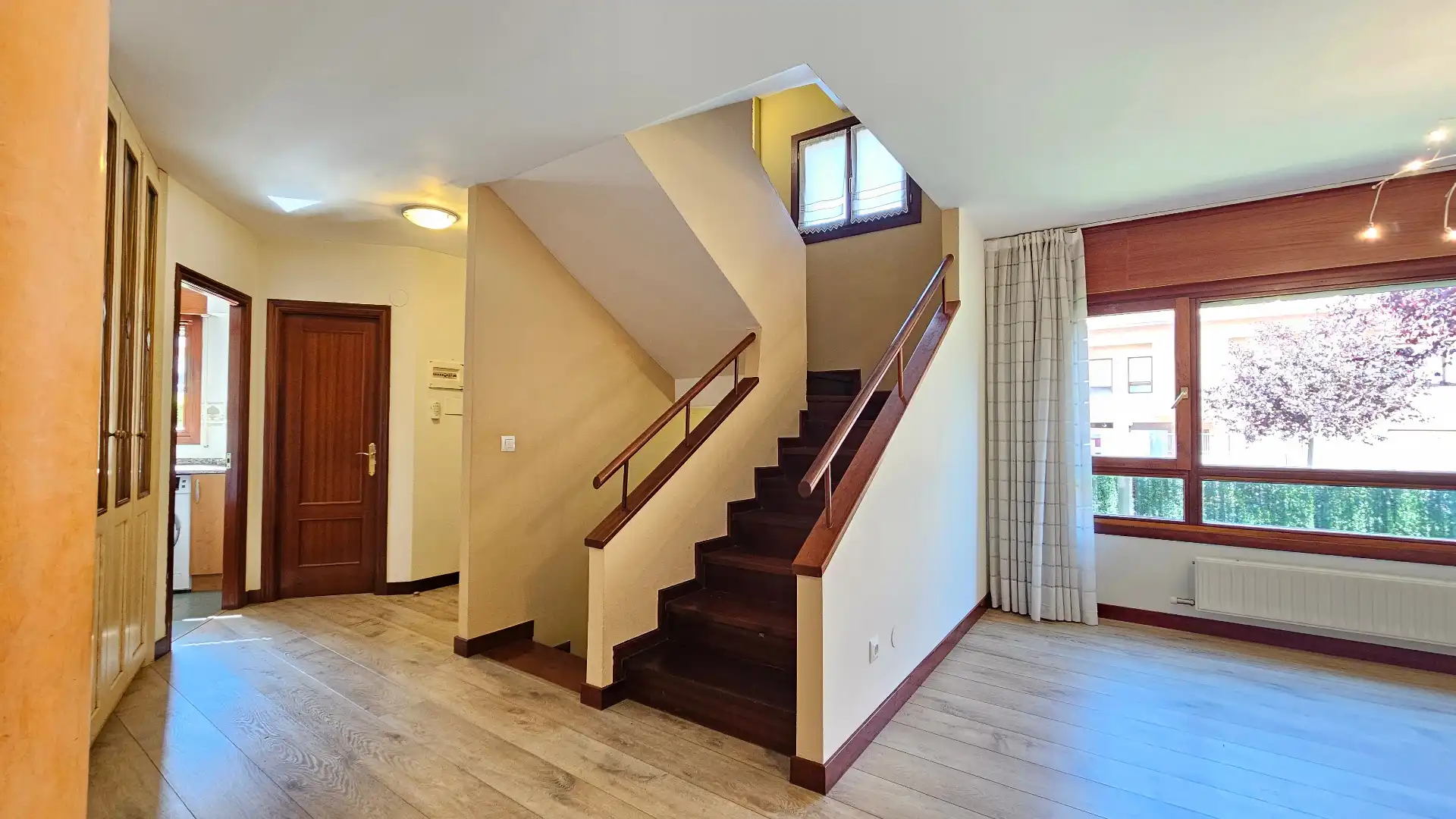Casa adosada en venta en Alegría-Dulantzi con Calefacción, Parquet y Terraza