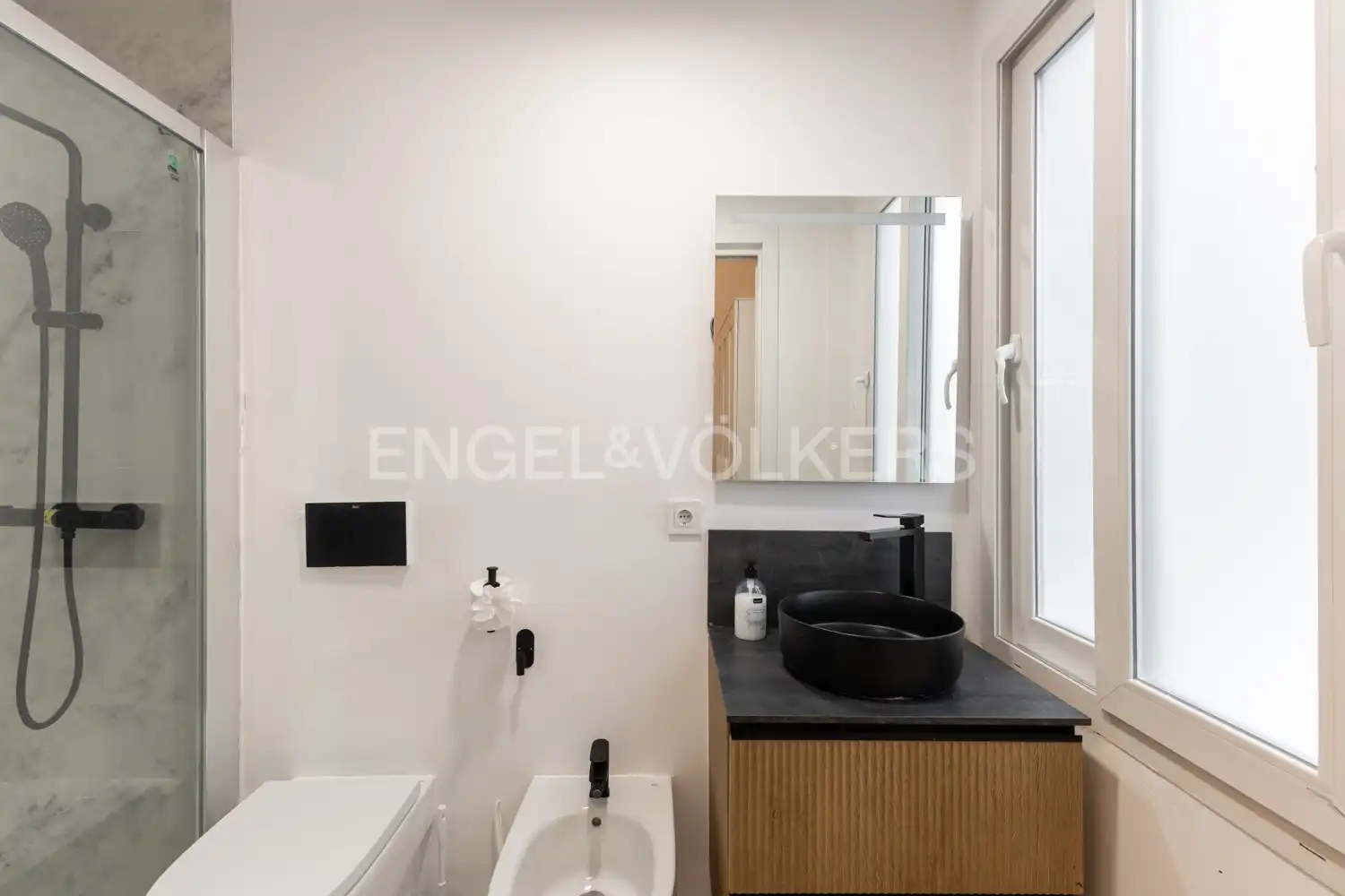 Baño de Piso en venta en Valencia con Aire acondicionado, Calefacción y Trastero