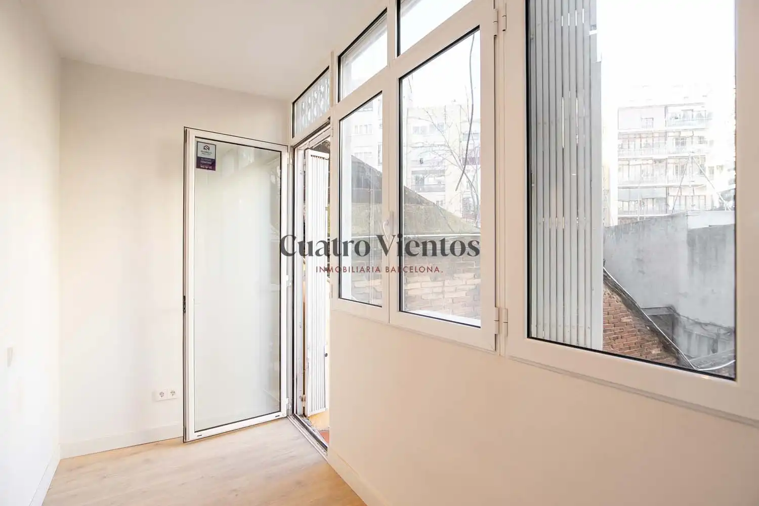 Vista exterior de Piso en venta en Barcelona con Aire acondicionado, Calefacción y Parquet